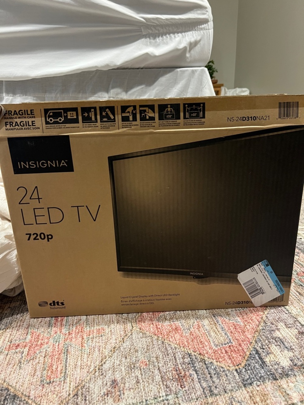 Insignia 24 LED TV NWT